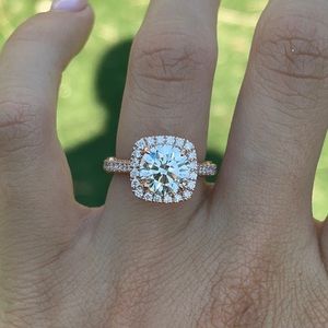 Vintage Elegance: 2.01-Carat Lab Grown Diamond Engagement Ring in 14k Rose Gold